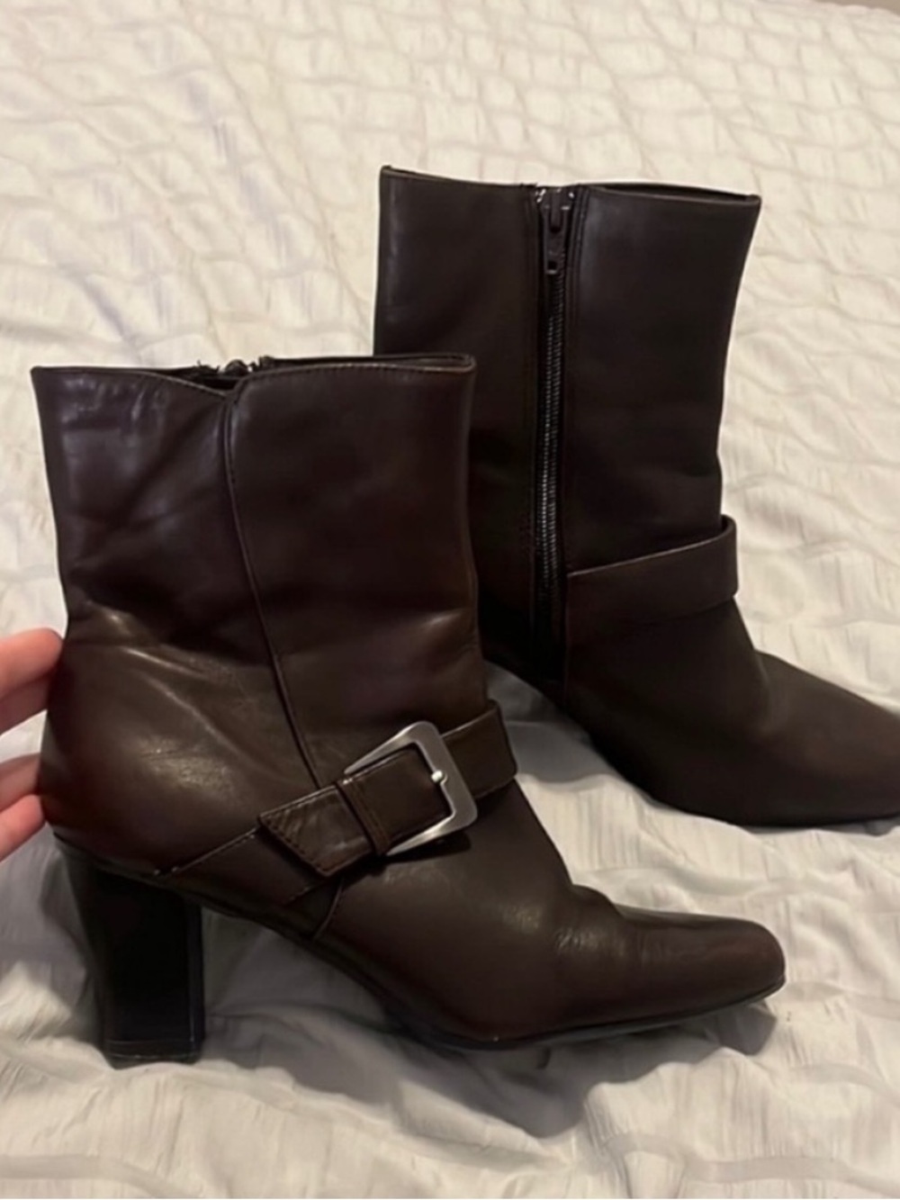 NEW Predictions Elegant Brown Leather Ankle Boots Heals 8